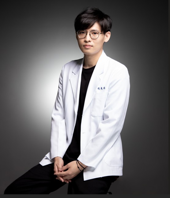 楊庭碩 醫師